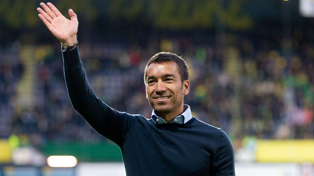 Beşiktaş yeni teknik direktörünü açıkladı: Hollandalı Giovanni van Bronckhorst