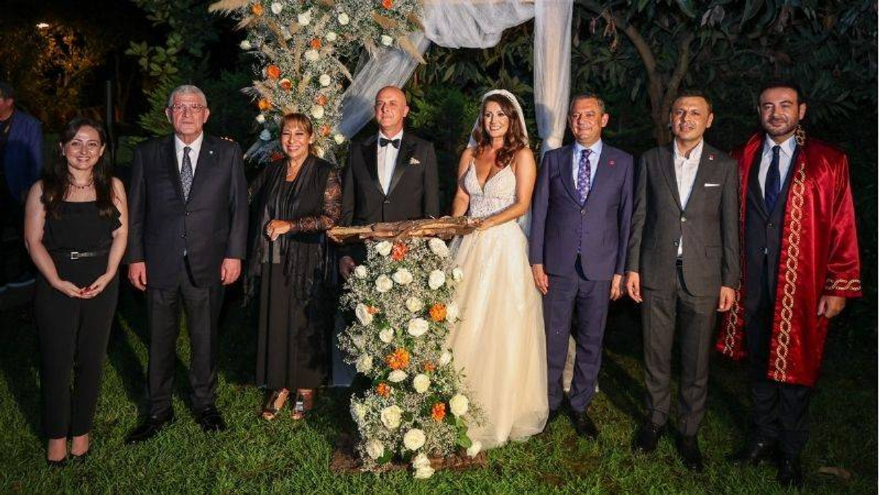 Gazeteci Serap Belovacıklı ve İYİ Parti İzmir Milletvekili Ümit Özlale evlendi, Özgür Özel şahitlik yaptı