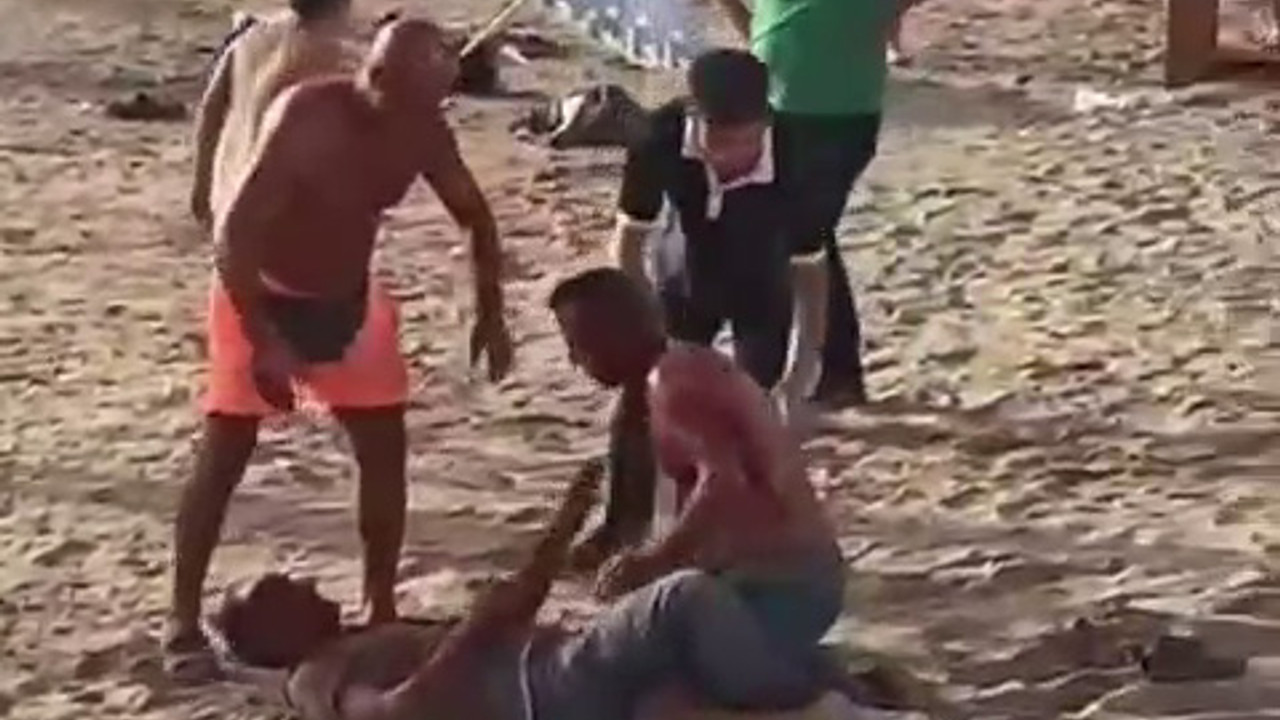 Plajda bıçaklı kavga! yaralılar var