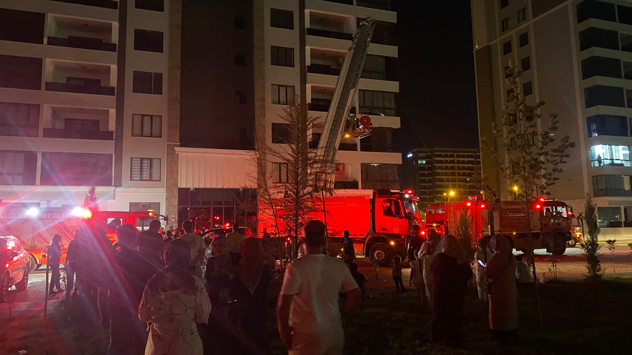 Diyarbakır'da yangın paniği: 4 kişi dumandan etkilendi