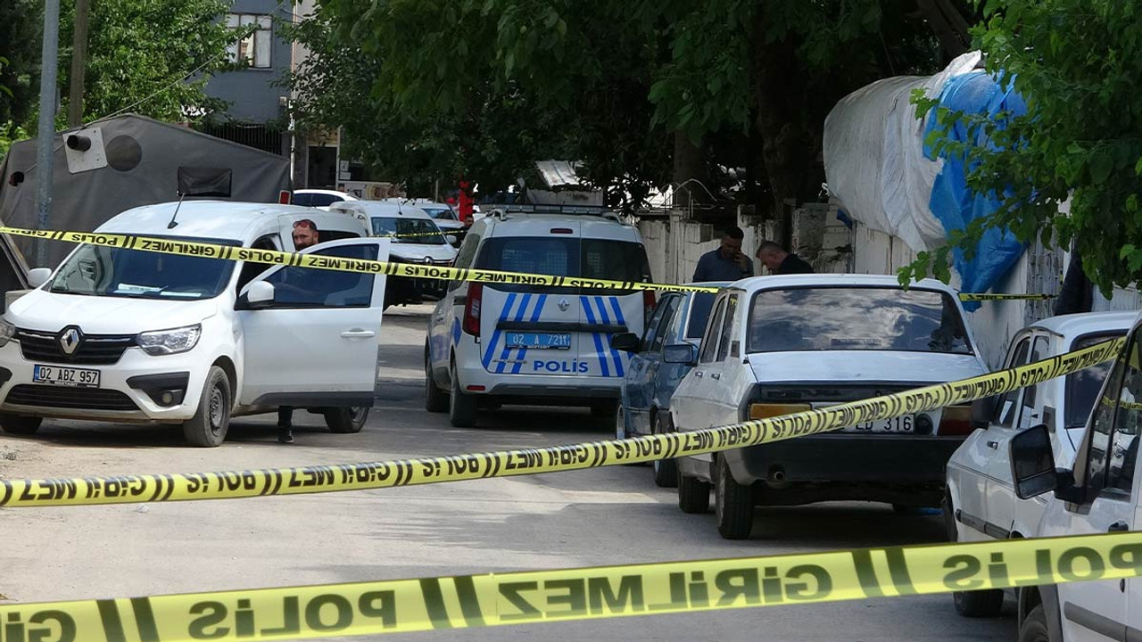 Karısını öldürdü cesedini torbaya koyarak attı!
