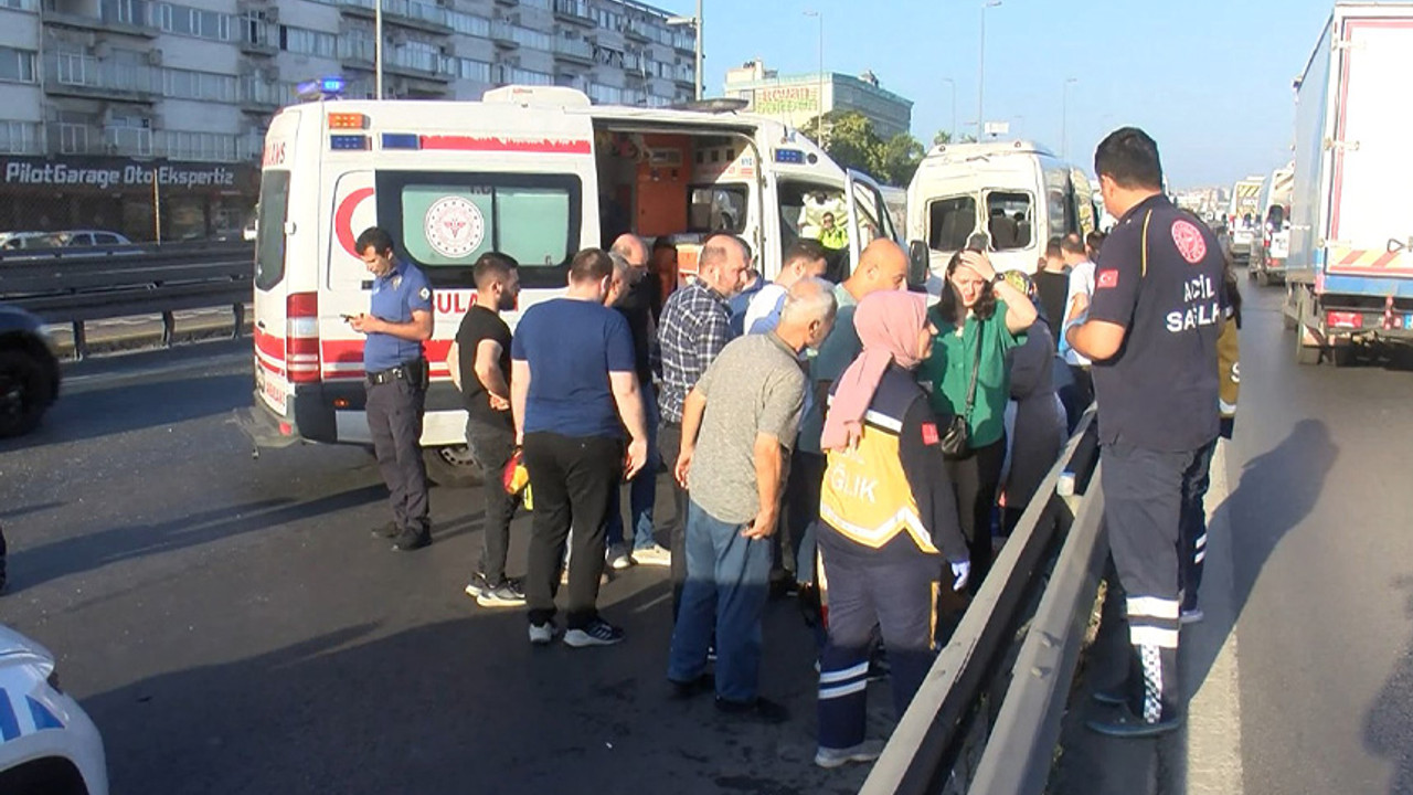Küçükçekmece'de zincirleme kaza! Çok sayıda yaralı var