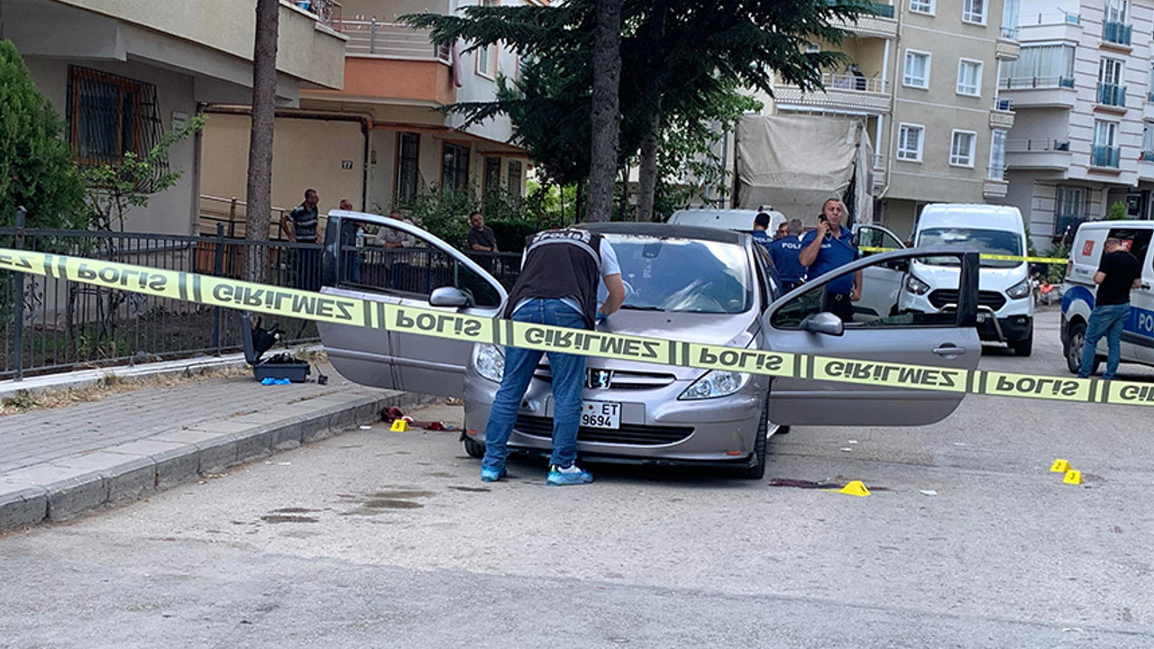 Kardeşini ve dayısını öldürdü!