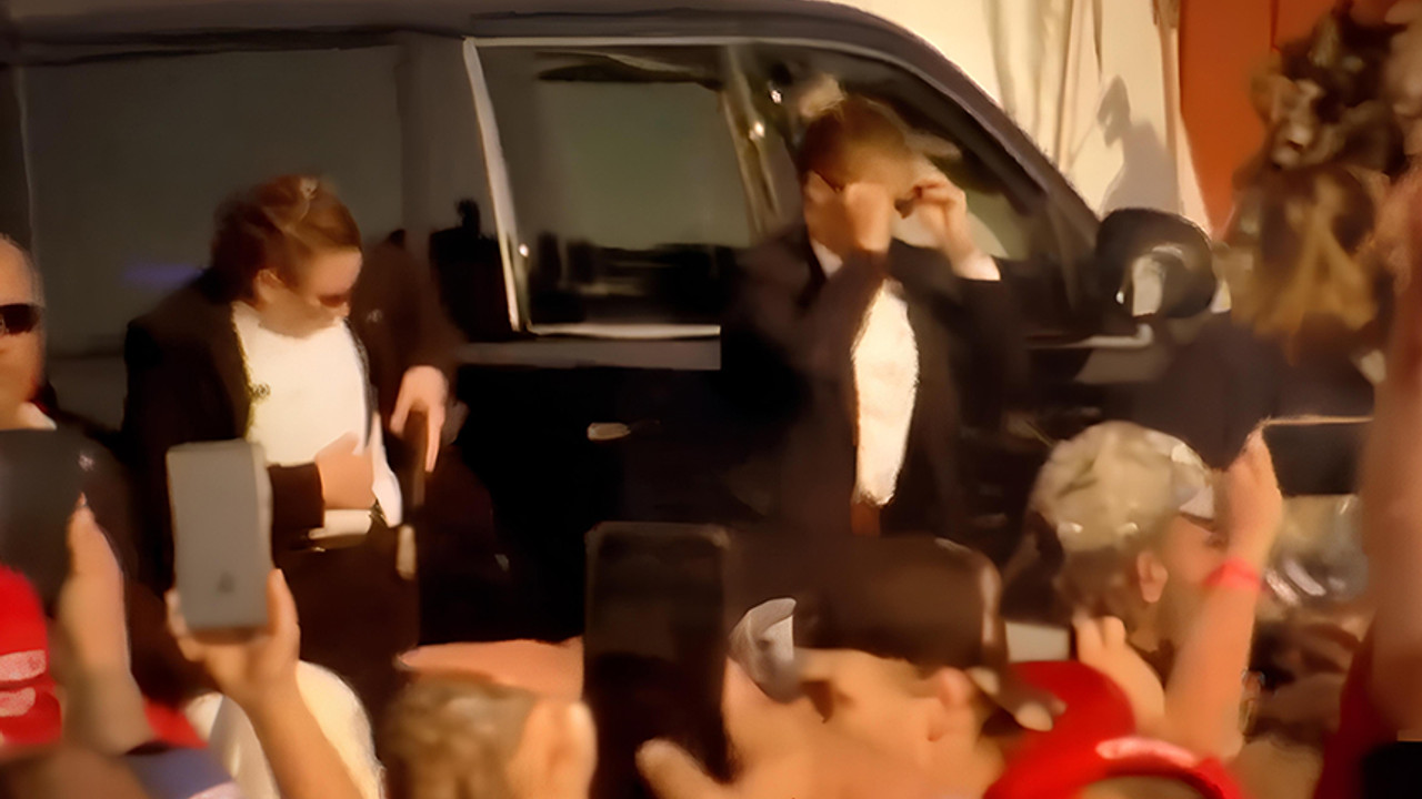 Trump'ın korumaları linçleniyor! Kimisi silahla uğraştı, kimi gözlükle...