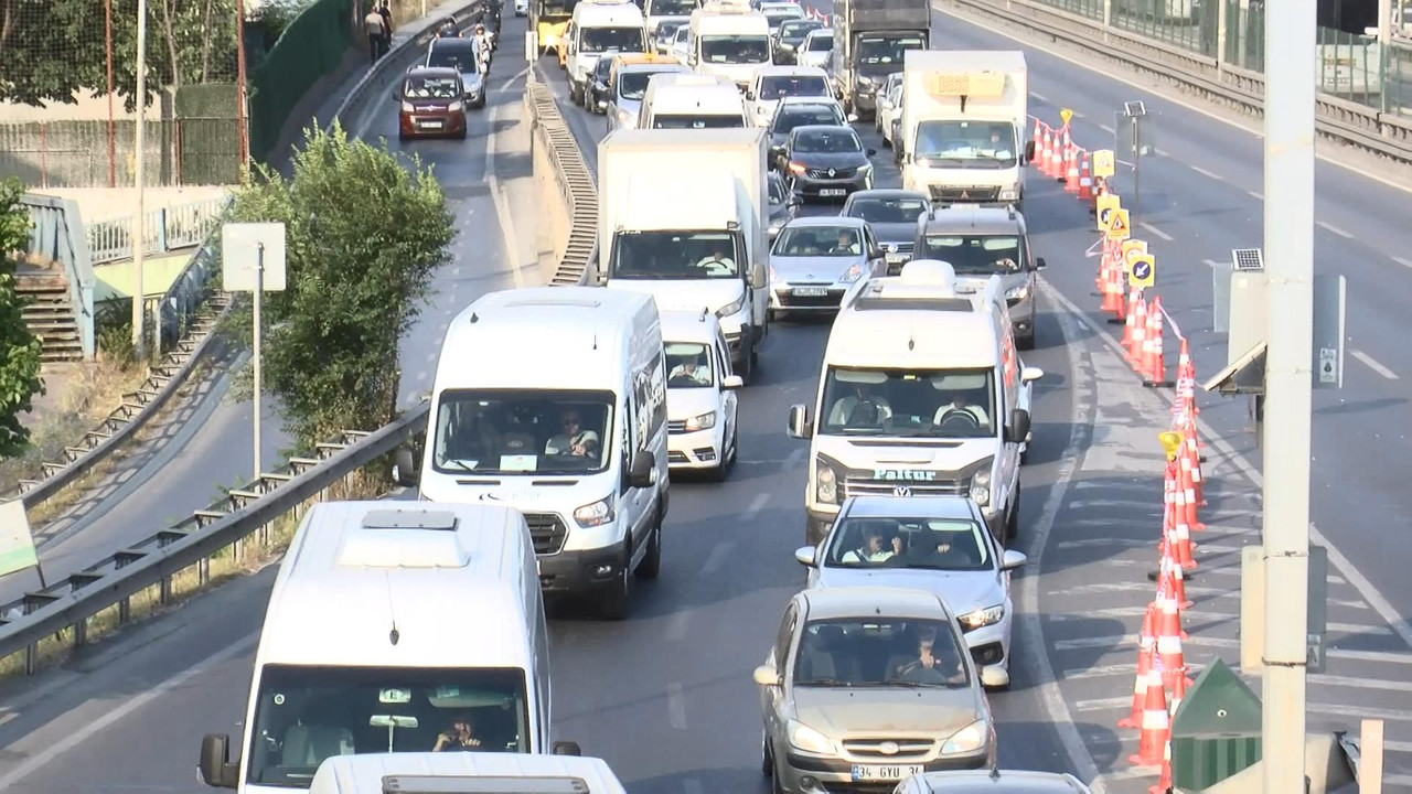 Haliç Köprüsü'nde asfalt çalışması! Trafik yoğunluğu havadan görüntülendi