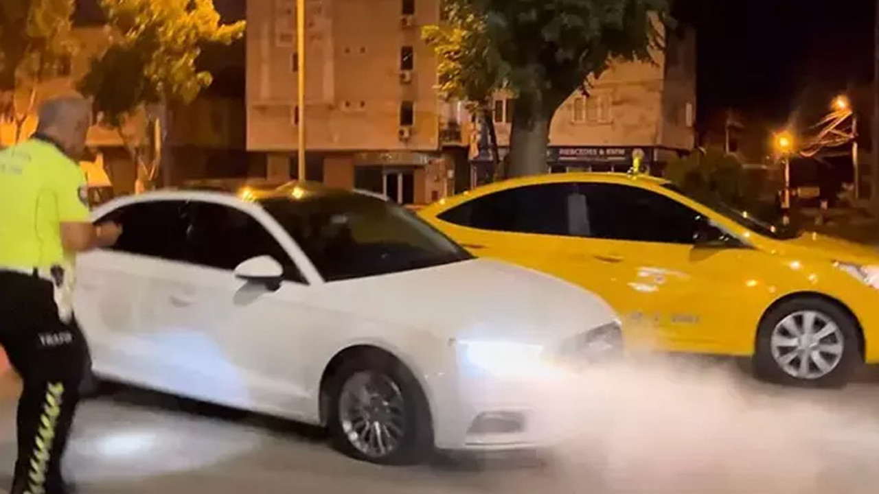 Otomobilini polislerin üzerine sürdü patlak lastikle kilometrelerce kaçmaya çalıştı