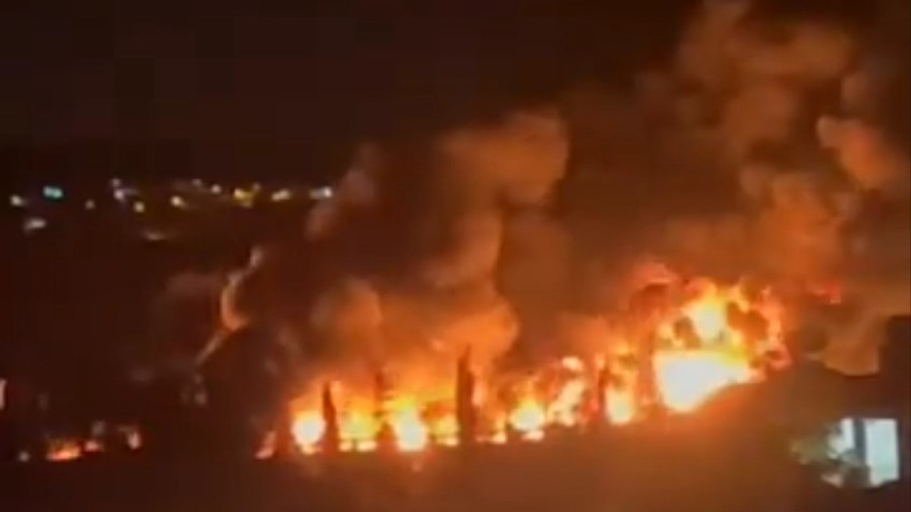 Şanlıurfa'da akaryakıt tankerleri çarpışıp alev aldı: 1 ölü