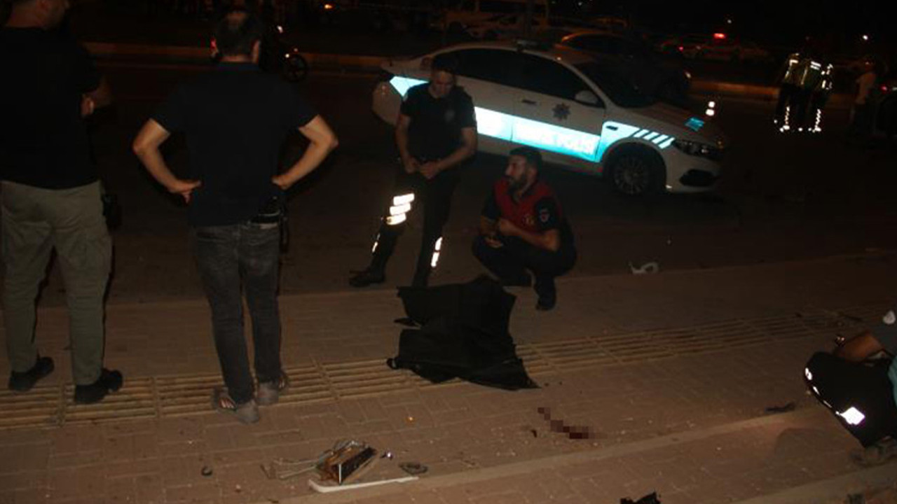 Katliam gibi kaza: Parkta oynayan çocukların arasına daldı!