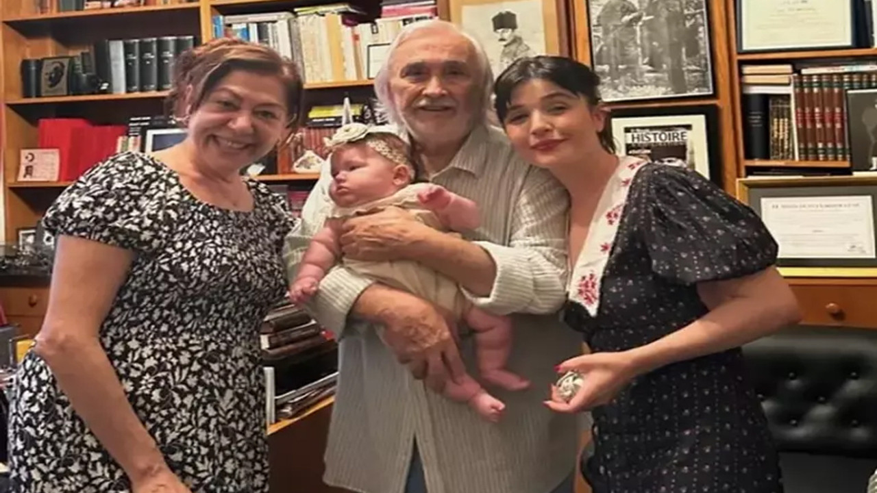 Gonca Vuslateri kızı Asya'nın yüzünü ilk kez gösterdi!