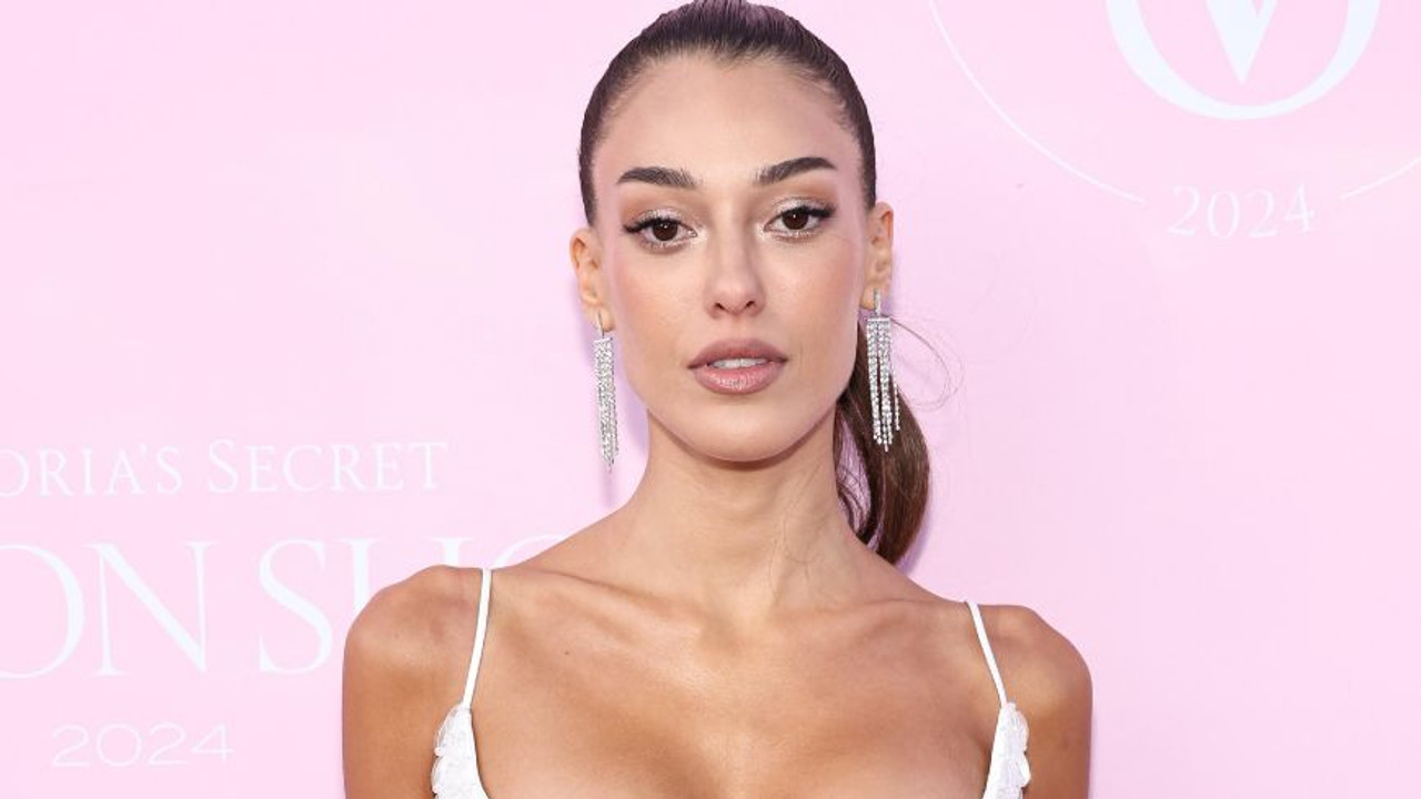 Dilan Çiçek Deniz moda şovu ‘Victoria's Secret Fashion Show’una damga vurdu!