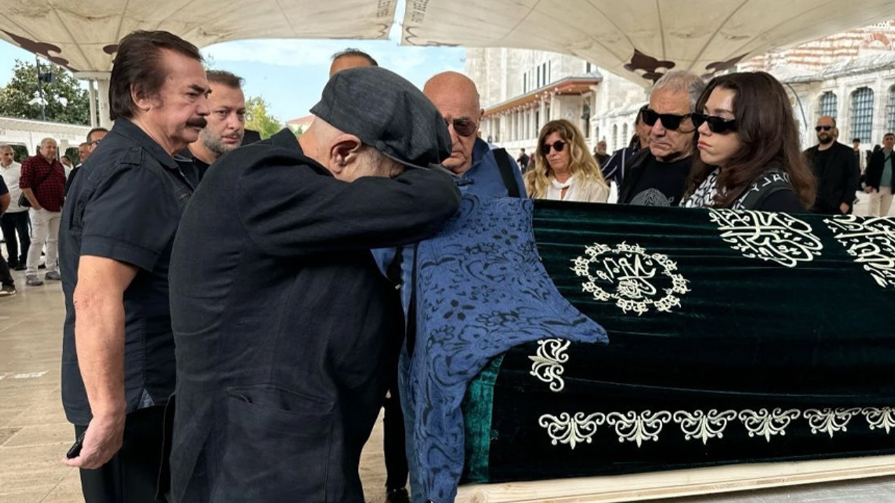 Mazhar Alanson, kızı Eda’yı gözyaşlarıyla uğurladı