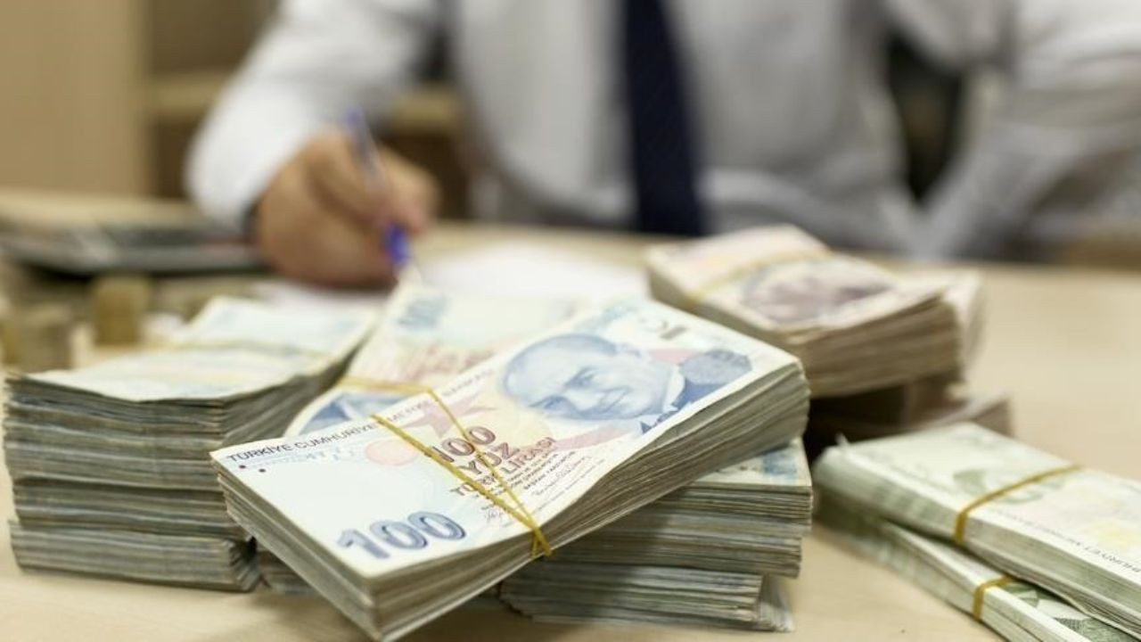 Kağıt para dönemi bitiyor mu? Nakit para ile bankaya giderken dikkat! Bankada başınız her an belaya girebilir!