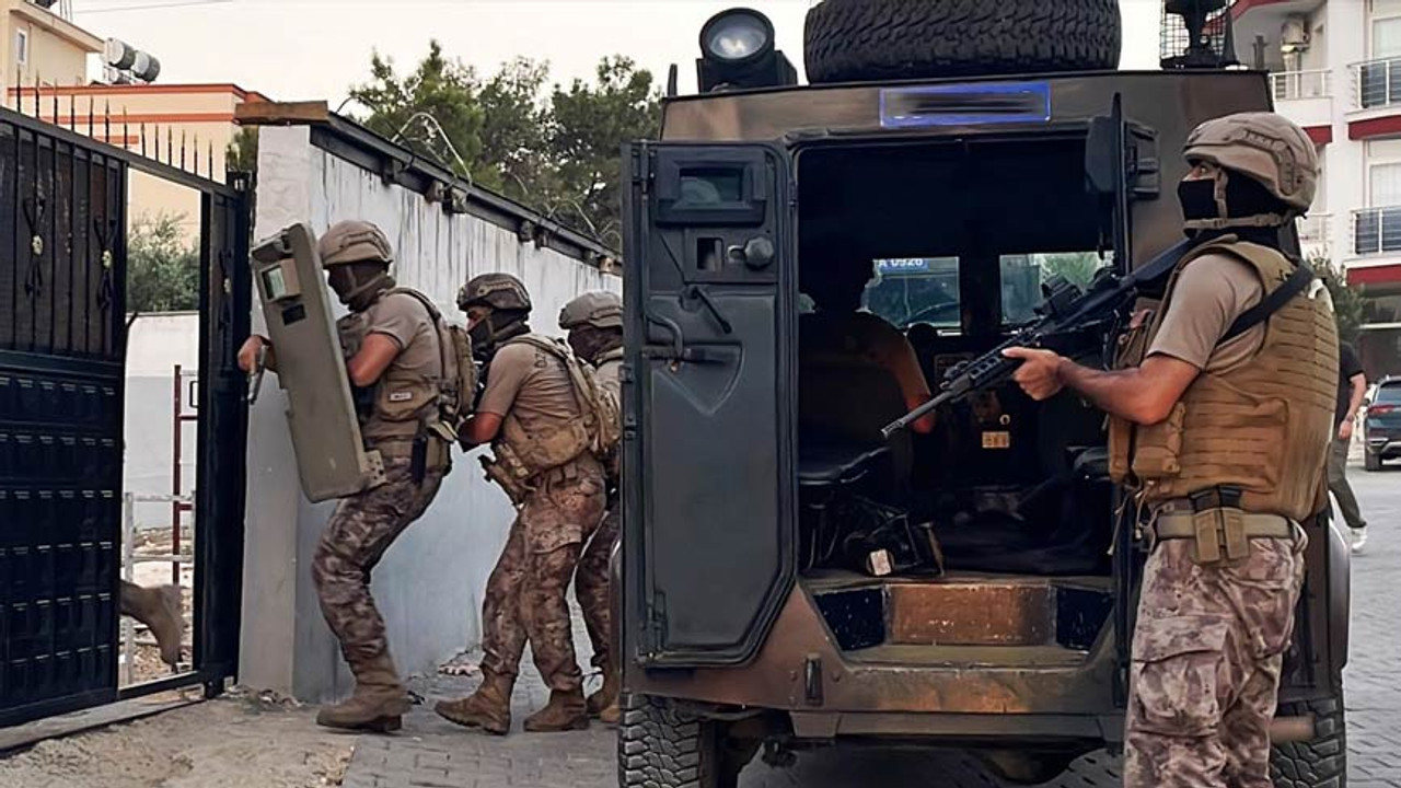 Terör örgütü PKK/KCK'ya ağır darbe: 21 kişi gözaltına alındı