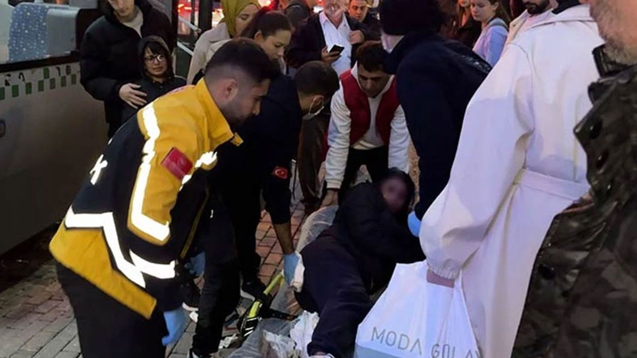 Gözünü kırpmadan saldırdı: Otobüste tartıştığı kadını bacağından bıçakladı