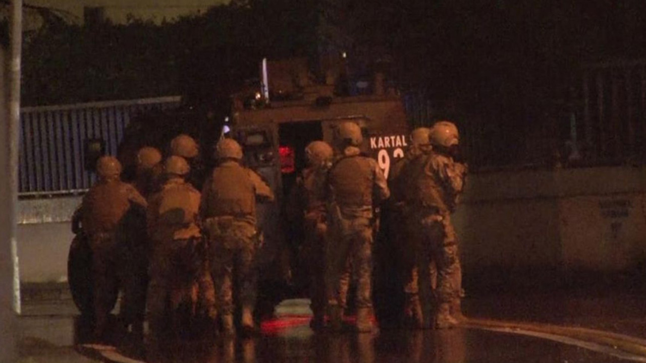 İsrail Konsolosluğu önünde hareketli dakikalar! Özel harekat operasyon düzenledi