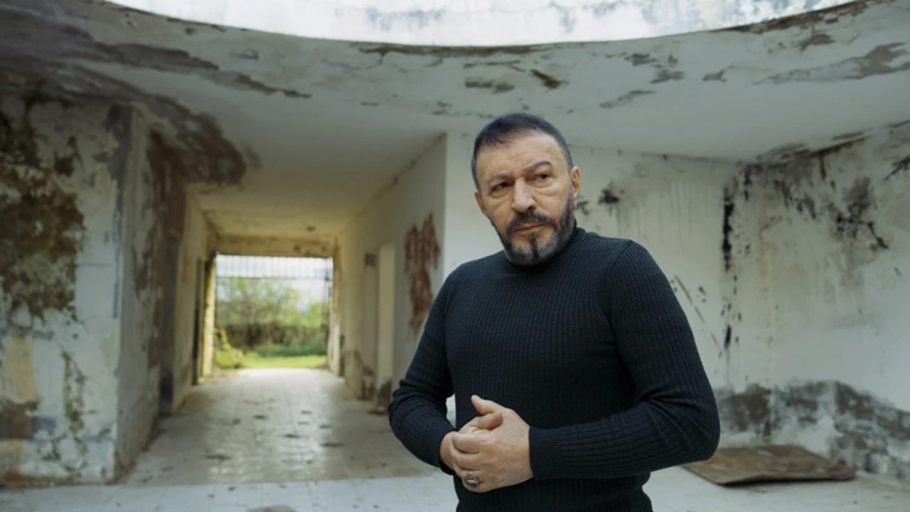 Mustafa Topaloğlu, Tarkan ve Sezen Aksu'ya ateş püskürdü: "Öküz daha iyi bağırır"