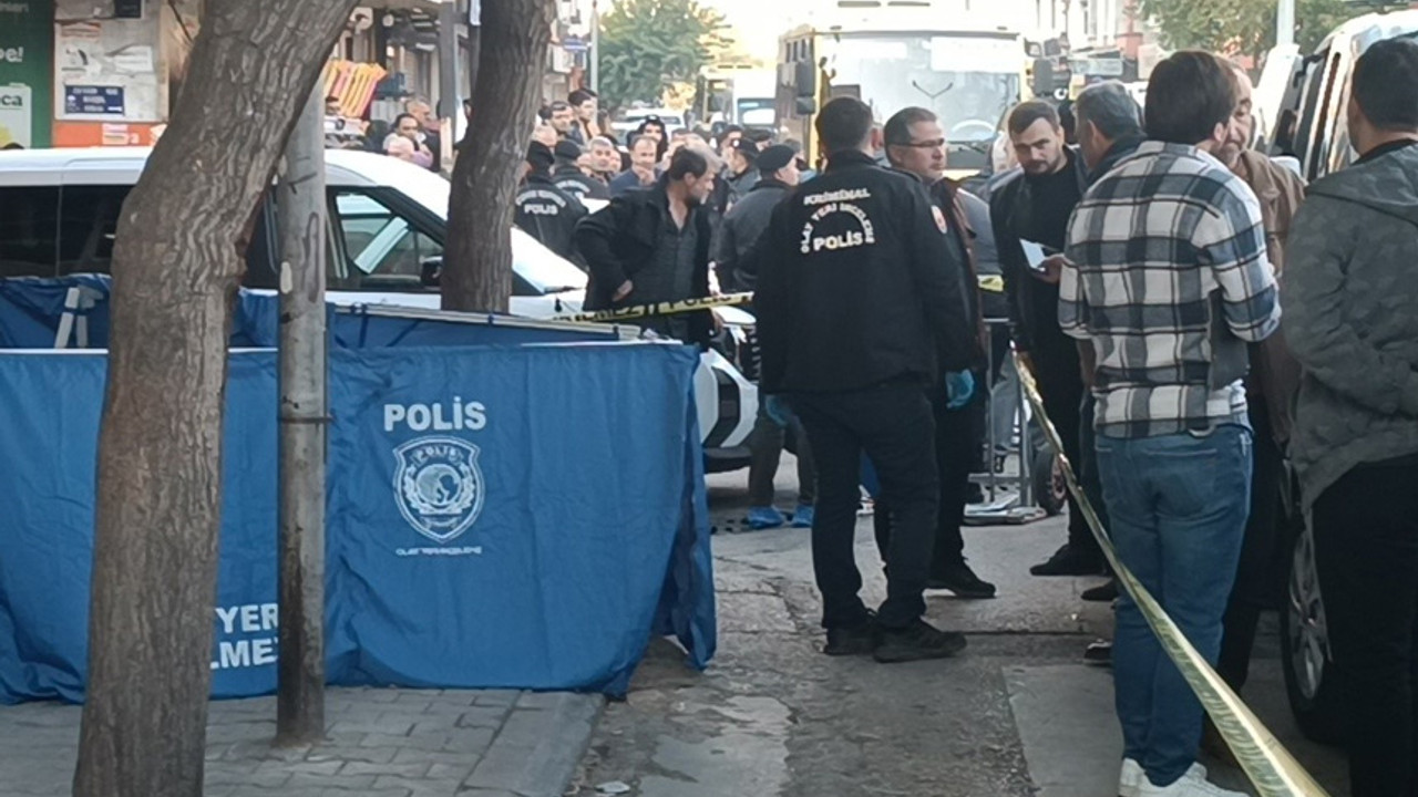 Eşini sokak ortasında katledip intihar etti!