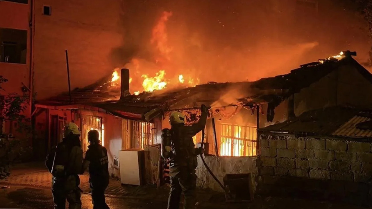 Elektrikli soba devrildi: 5 kardeş hayatını kaybetti...