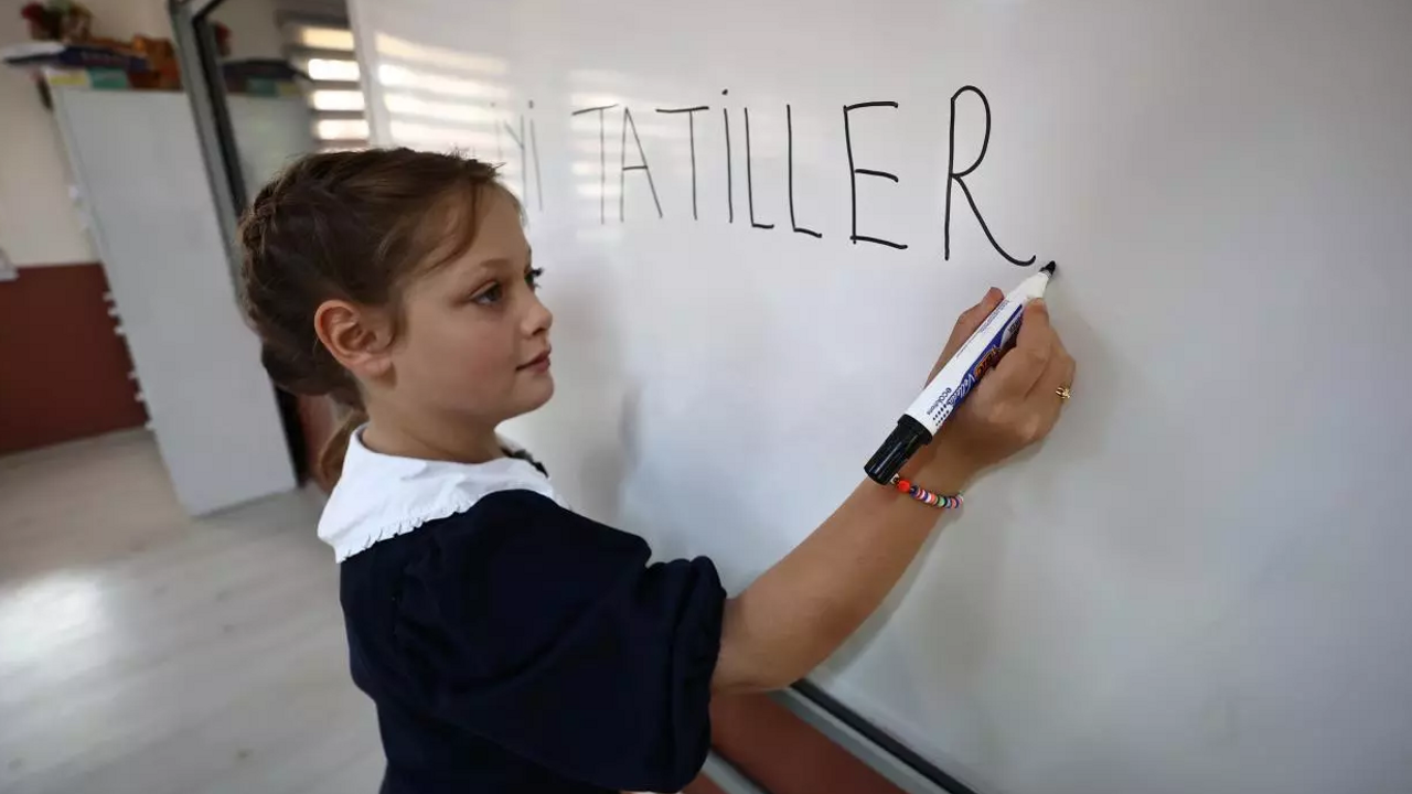 Milyonlarca öğrenci için en heyecanlı gün! Birinci dönem ara tatili bugün başlıyor: 9 günlük tatil