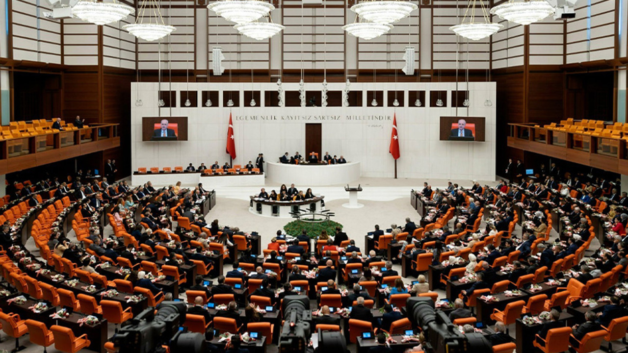 Yetkisiz çakar ve silah kullananlar yandı!