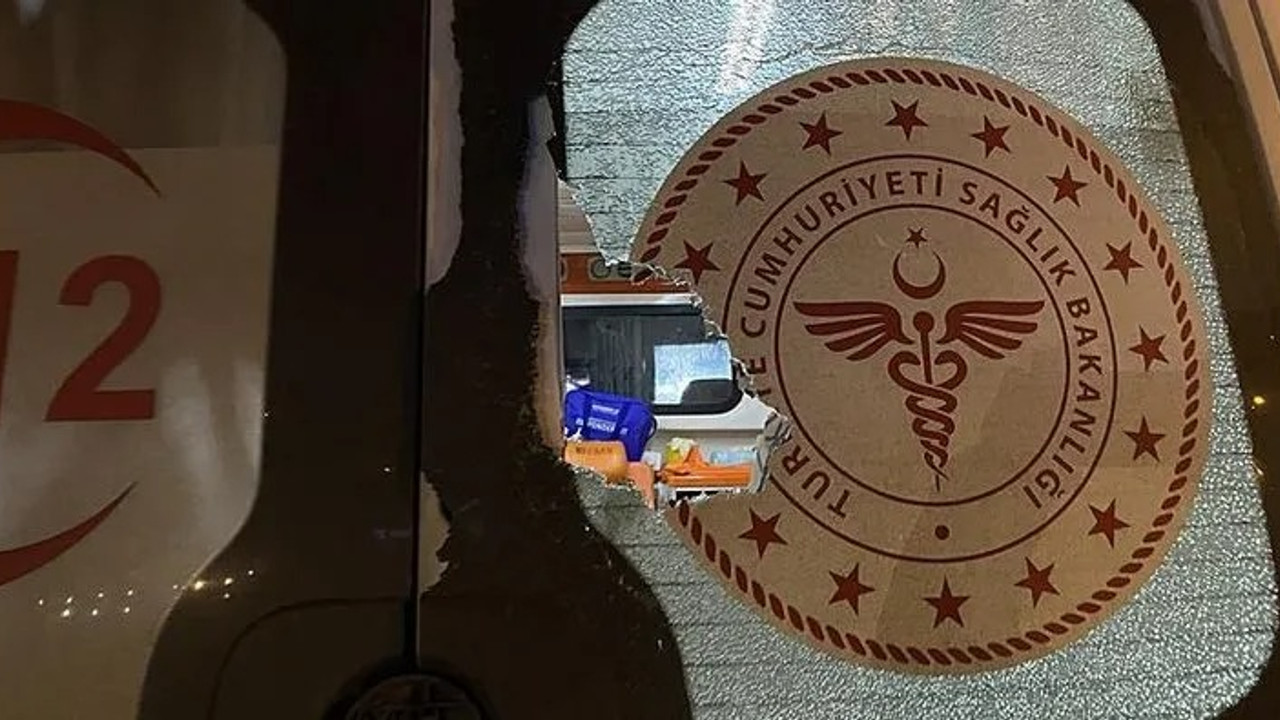 Diyarbakır’da hasta taşıyan ambulansa taşlı saldırı