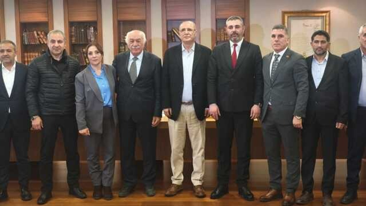 İstanbul Ağrı Dernekler Federasyonu'ndan Mehmet Kenan Tekdağ'a onursal başkanlık beratı