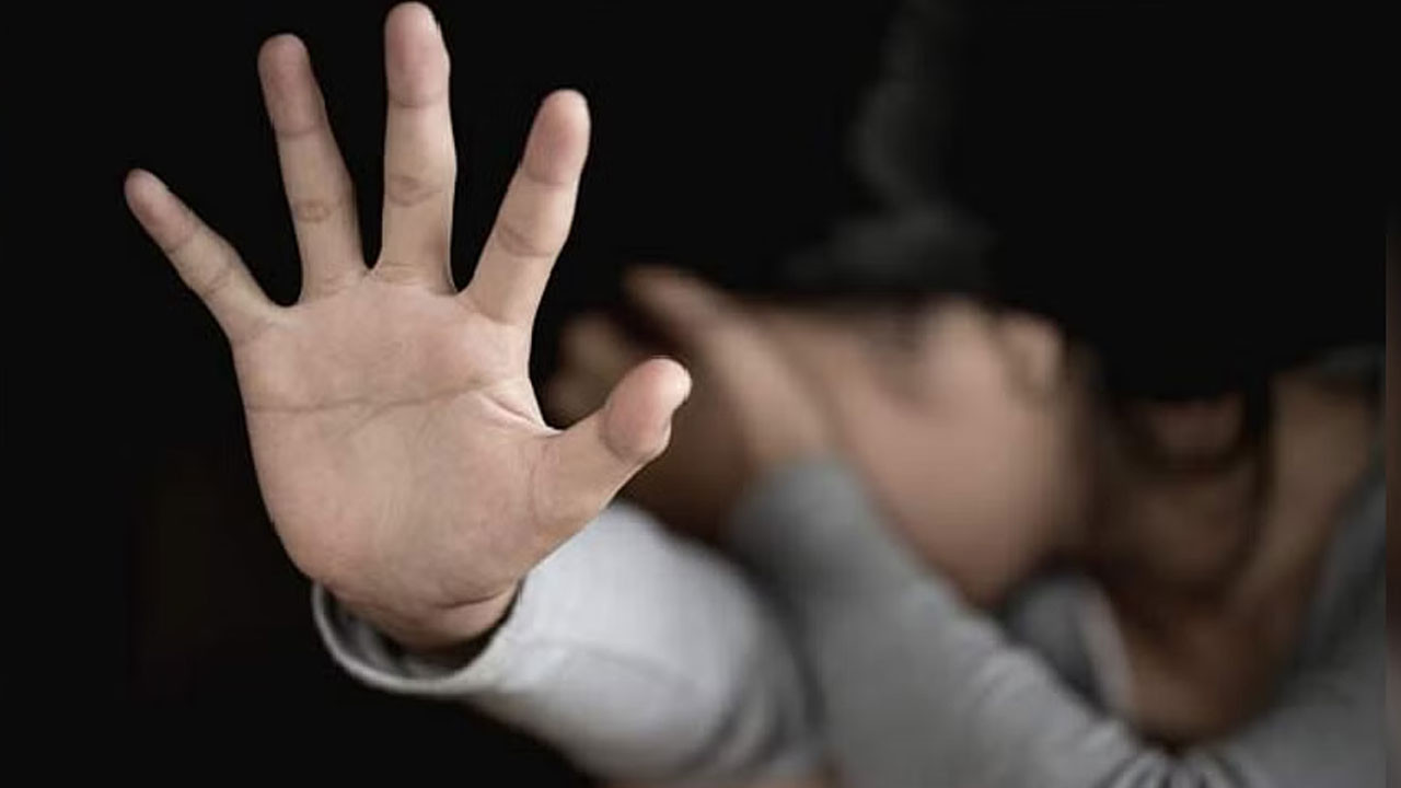 Tehdit edip, cinsel istismarda bulundu! Eski sevgili dehşetine beraat talebi