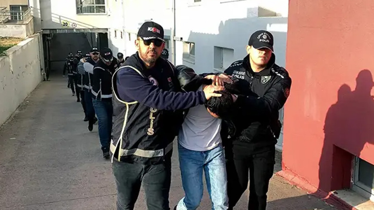 Silah ticareti yapan şebeke çökertildi