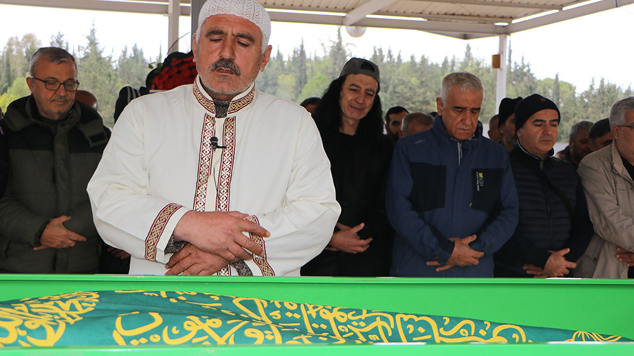 Murat Kekilli'nin acı günü! Annesini son yolculuğuna uğurladı