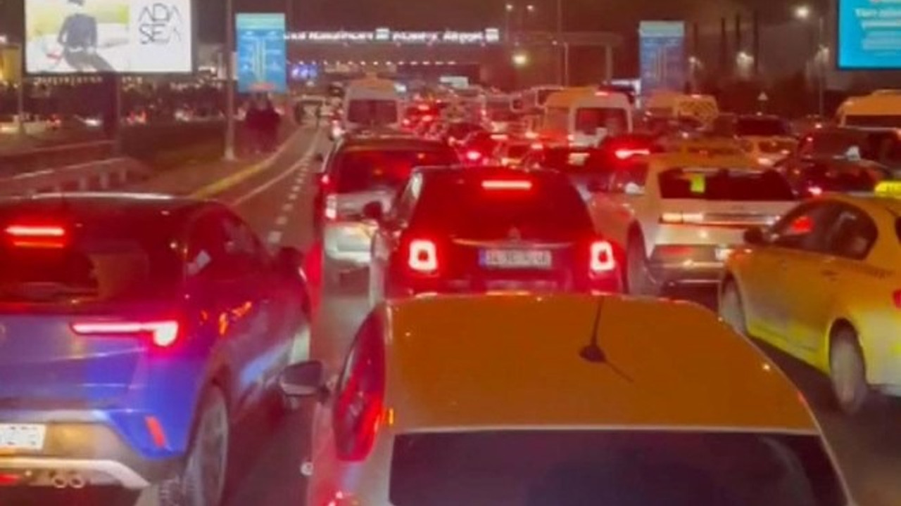 İstanbul Havalimanı'nda bomba alarmı: Valiz patlatıldı!