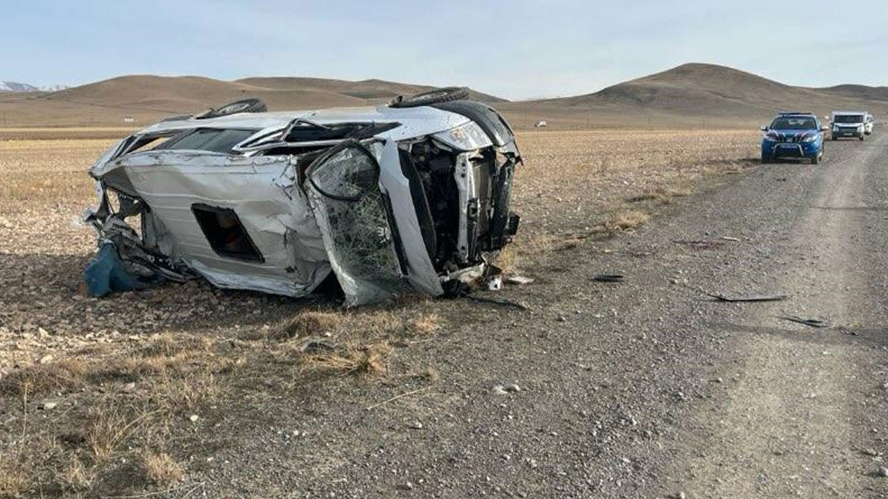 Van Saray'da feci kaza: 1 çocuk hayatını kaybetti, 4 yaralı