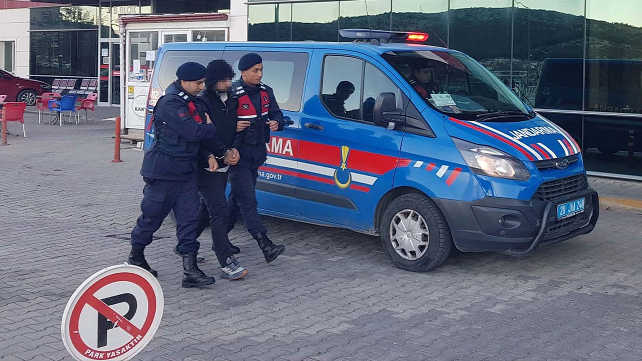 Sahte jandarmayı gerçek jandarma sobeledi!