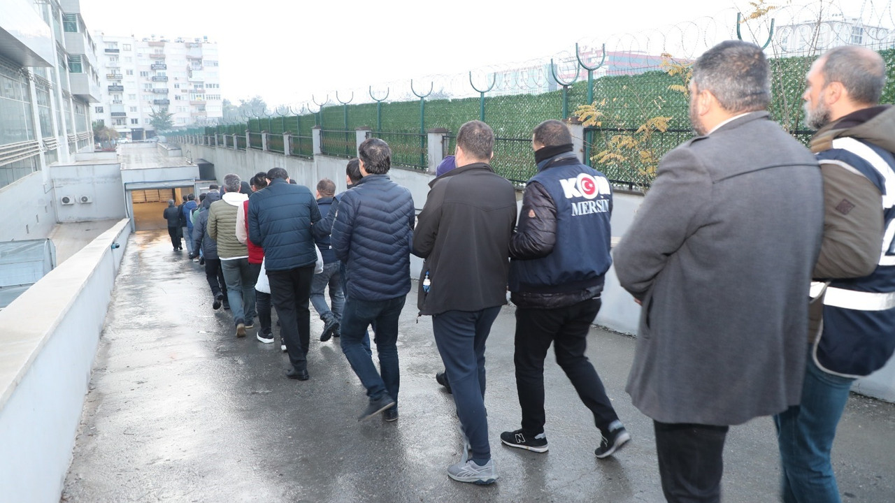 Gümrük Müdürlüğü'nü sarsan rüşvet operasyonu: İşte o görüntüler!