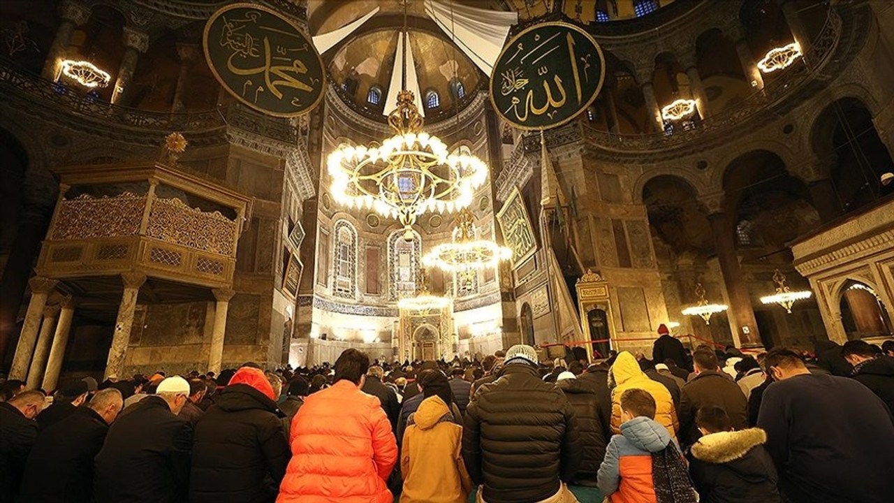 İKİNCİ KANDİL NE ZAMAN? 2025 Miraç Kandili tarihi ve Diyanet dini günler takvimi