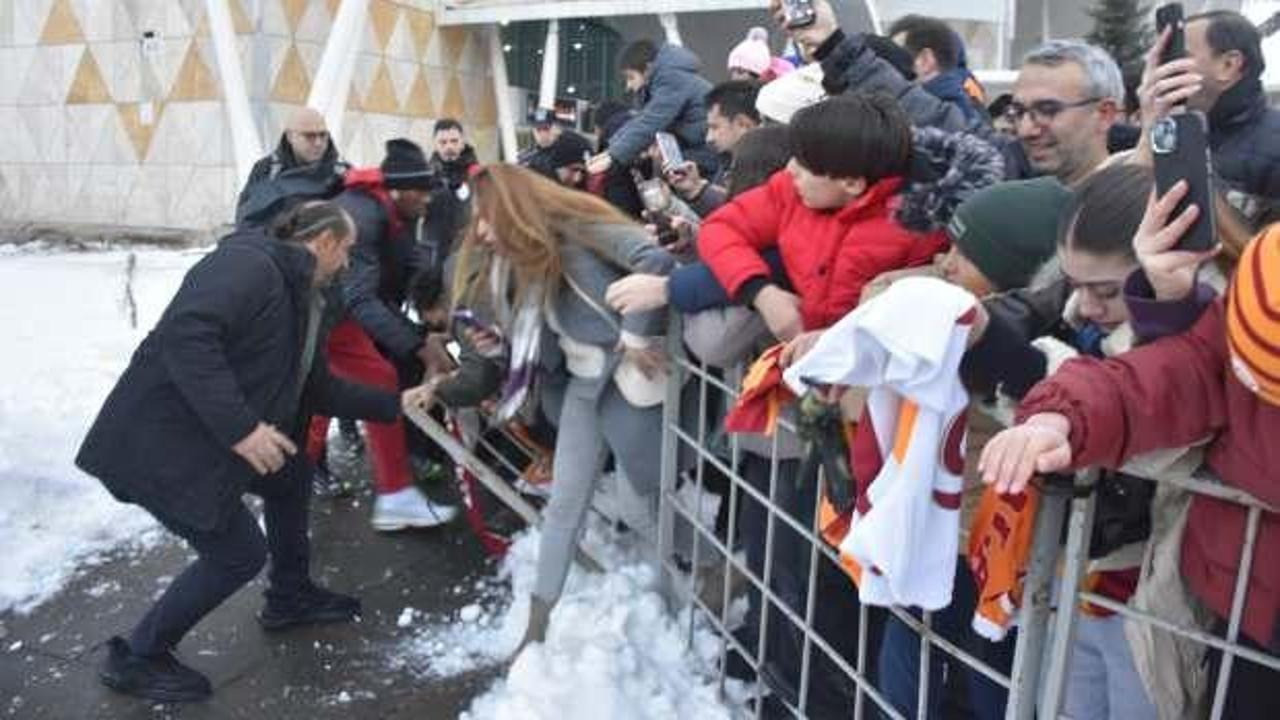 Büyük talihsizlik: Taraftarlar Sivas'ta Osimhen'i sakatlayacaktı!