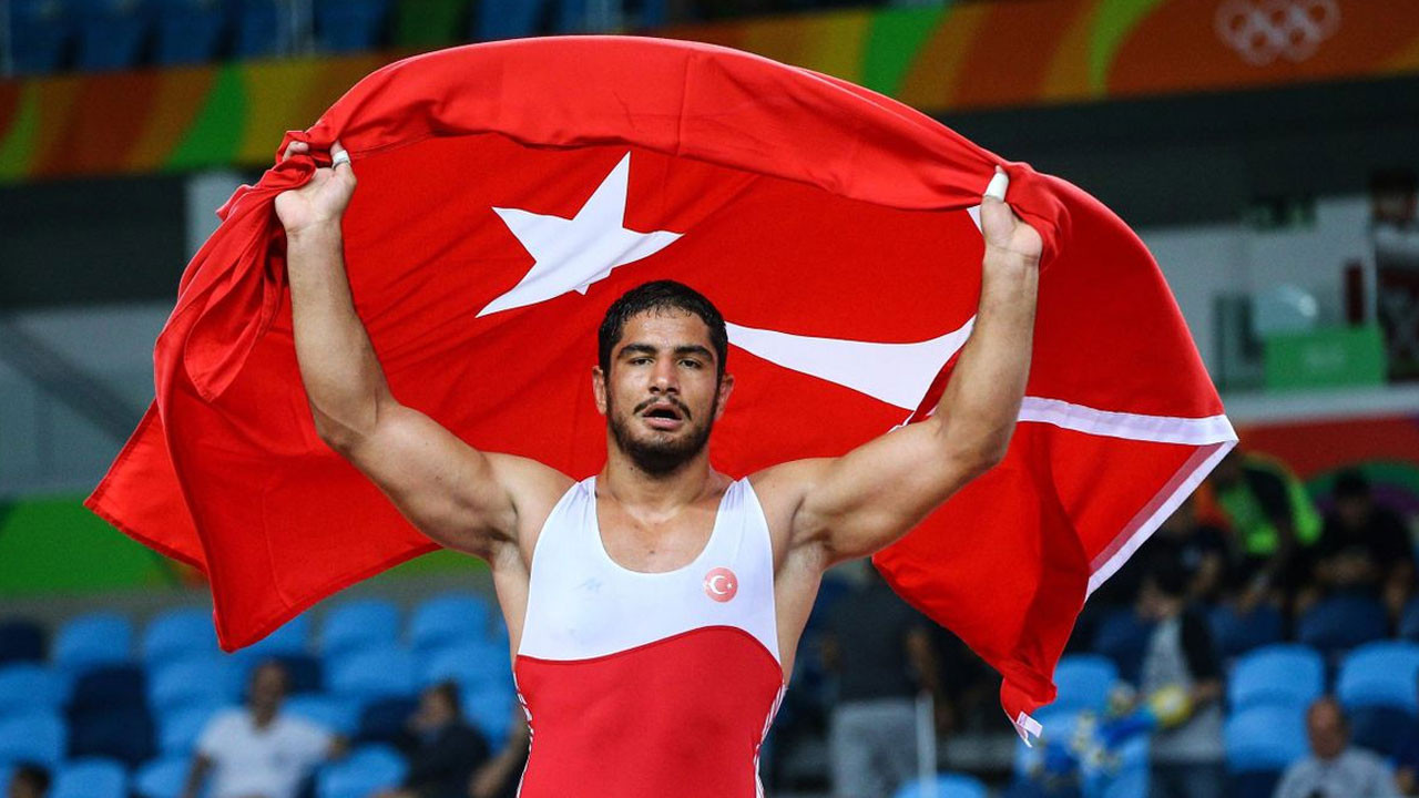 Türkiye'nin güreşteki gururuydu! Taha Akgül'e yeni görev