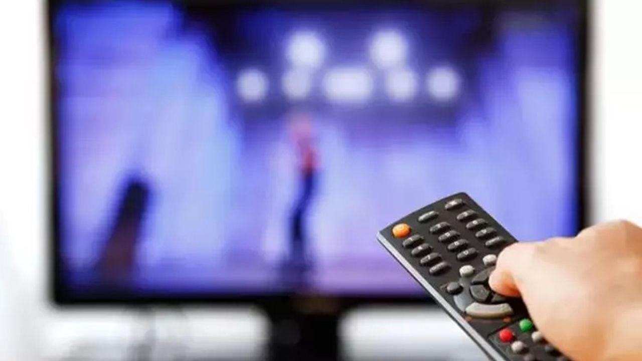 YILBAŞINDA TELEVİZYONDA NELER VAR? Kanal D, Star TV, ATV, Show TV, TV8 2025 yılbaşı programları