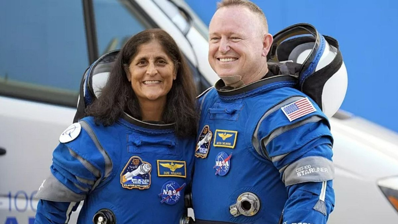 Uzayda mahsur kalan ABD’li astronot rekor kırdı: 10 ay daha oradalar!