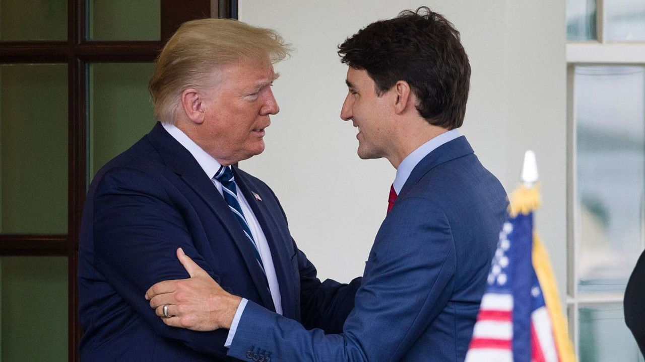Trump'ın 'Büyük eyaletimizin valisi' demişti: O ülkenin Başbakanı istifa etti!