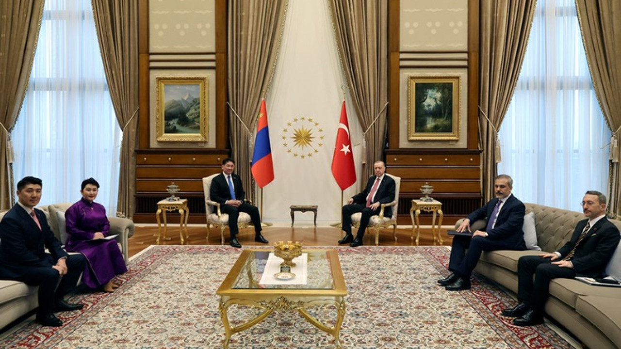 Erdoğan Moğol mevkidaşı Ukhnaa'yı kabul etti