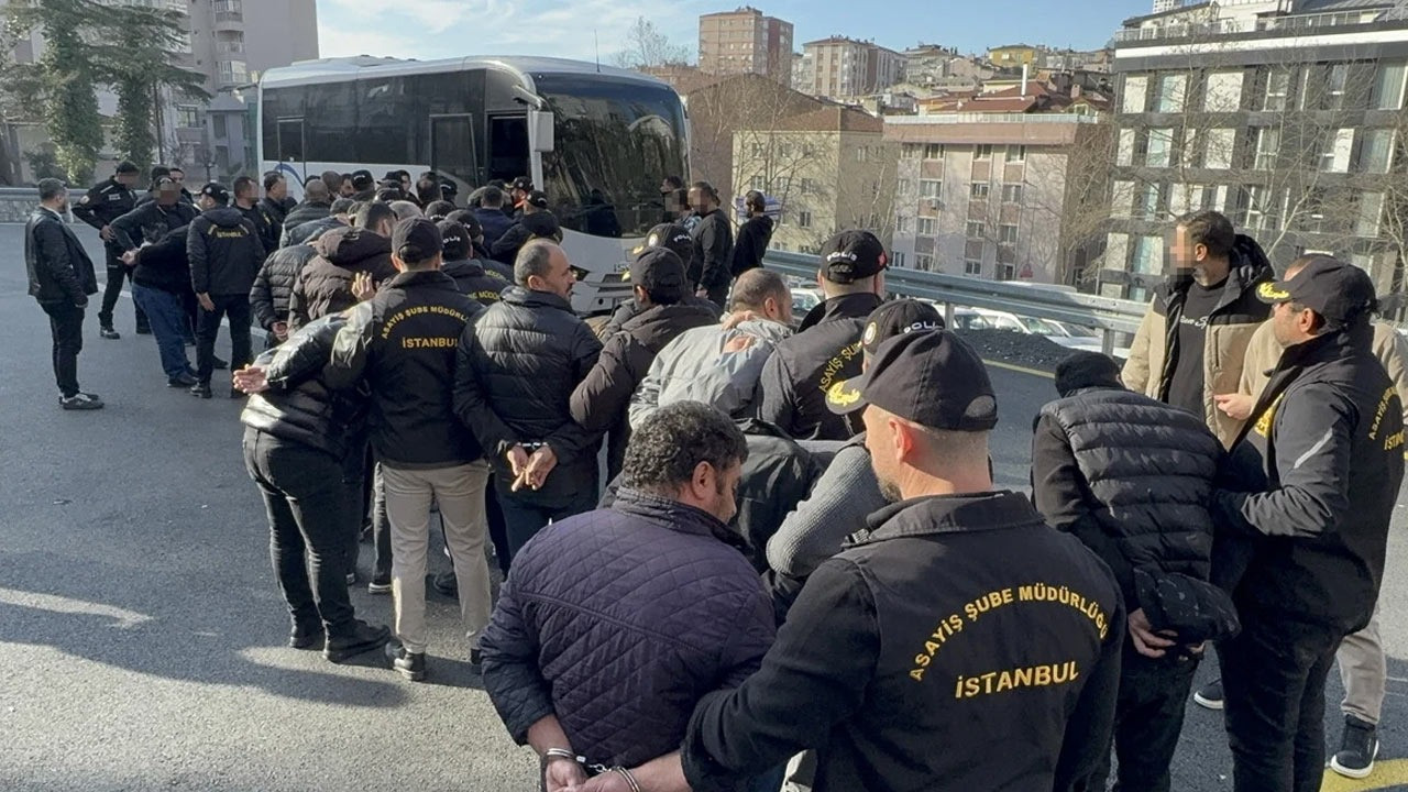 Yabancı turistleri dolandırıyorlardı: Taksici çetesi çökertildi