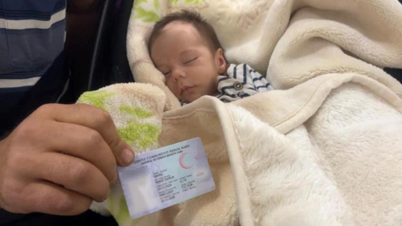 Antalya'da yeni doğan bebeğine Ferdi Tayfur ismini koydu