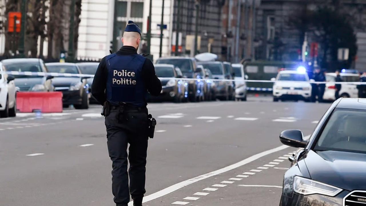 Hükümet binalarına göndermişlerdi: Toz değil zehir çıktı!