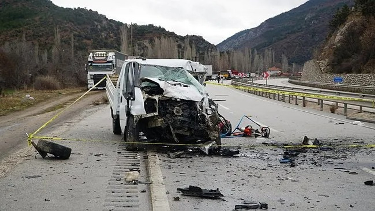 Çorum’da zincirleme kaza: 2 ölü, 5 yaralı!