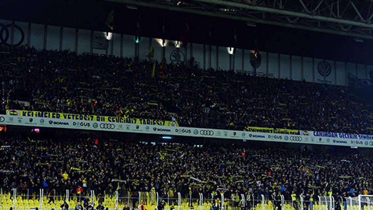 Fenerbahçe tribünlerinde Ferdi Tayfur şarkıları!