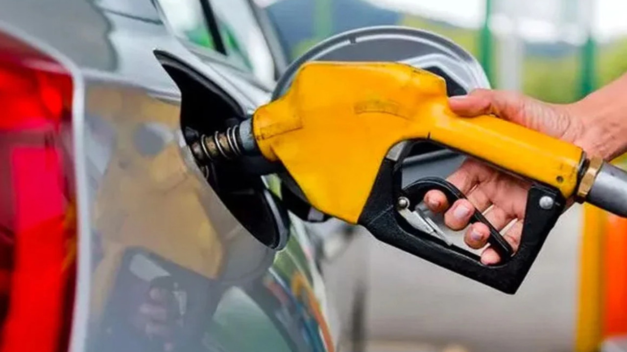 ZAMLI MOTORİN VE BENZİN FİYATLARI NE KADAR 9 OCAK? Benzin ve motorine zam LPG’ye indirim geldi
