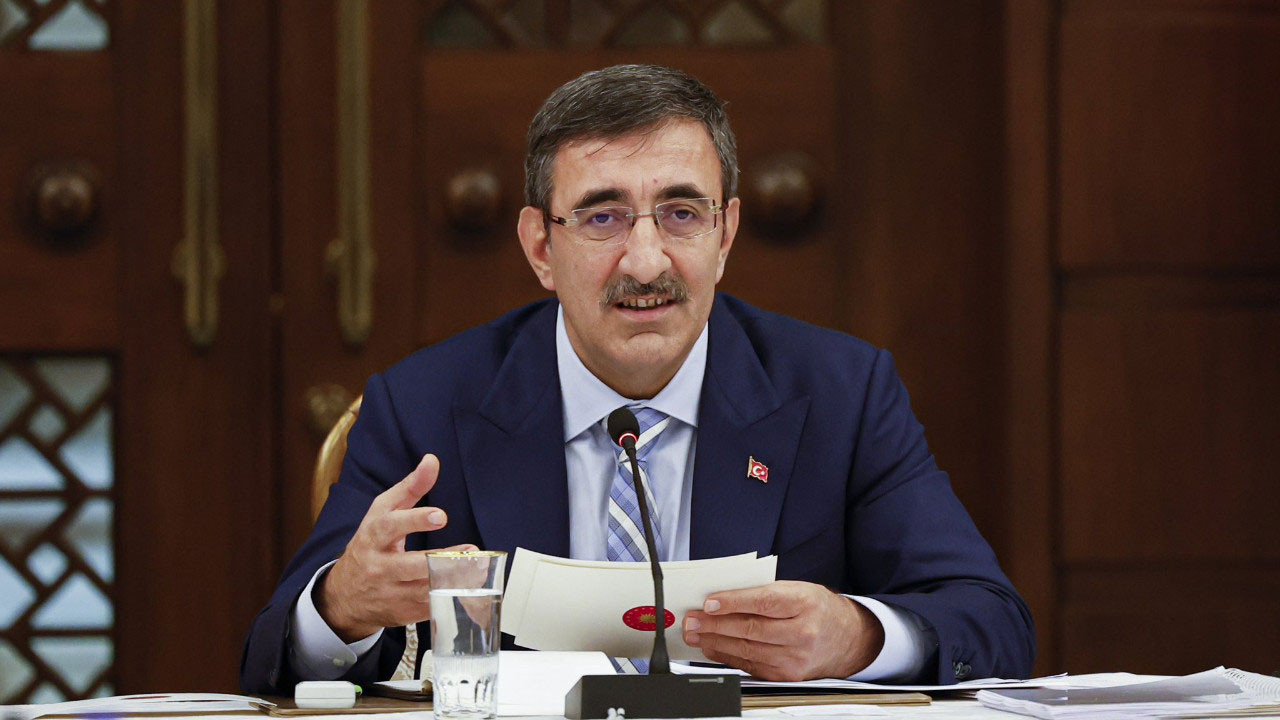 En düşük emekli maaşı için harekete geçiliyor! Cevdet Yılmaz tarih verdi