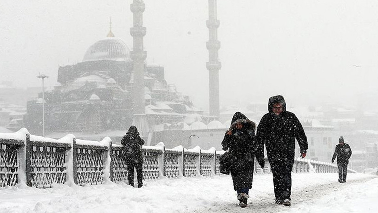 Çok kuvvetli kar yağışı geliyor! İstanbul için tarih verildi