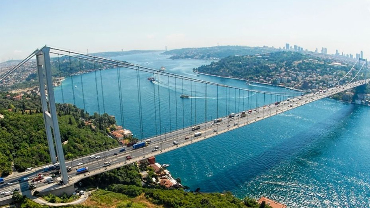 Kayıp kardeşler için kapatılan Boğaz trafiği yeniden açıldı