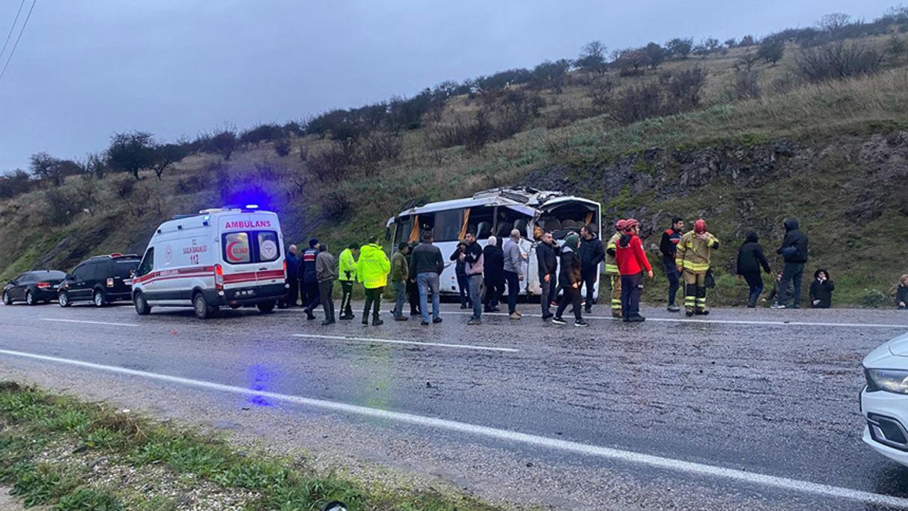 Sabah saatlerinde korkunç kaza: 25 yaralı!